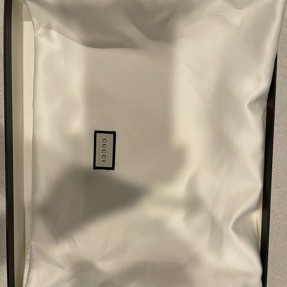 *SOLD* on ♏️erc - GUCCI Wristlet - Picture 16 of 16